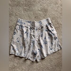 H&M linen blend shorts M